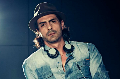 Cantiknya Dua Putri Remaja Si Ganteng Arjun Rampal