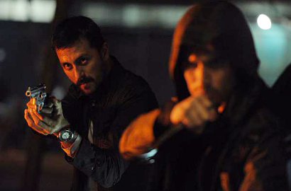 Misterius, Intip Foto-Foto Perdana Serial HBO Reza Rahadian 'Halfworlds'