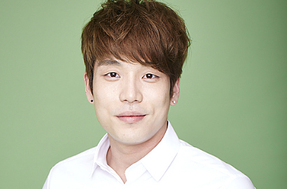 Susul Seulong dan Jinwoon, Changmin 2AM Juga Tinggalkan JYP