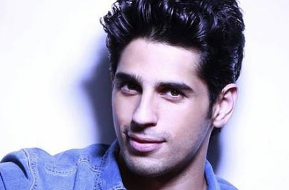 Salman Khan Sarankan Si Ganteng Sidharth Malhotra Jadi Aktor TV