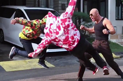 Intip Kelanjutan Film Pendek Deddy Corbuzier di Trailer 'Triangle Golden Side'