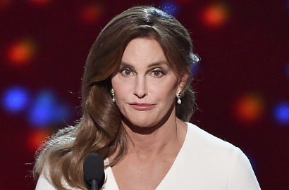 Caitlyn Jenner Bagikan Selfie Pertama sebagai Wanita