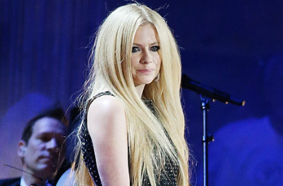 Avril Lavigne Gabung Demi Lovato Isi Suara Karakter di Film Animasi 'Charming'