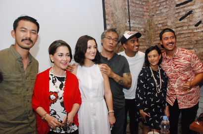 'Surat dari Praha' Pamer Foto Syuting Pertama di Ruang Teater Keren
