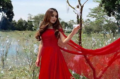 Syuting Video Klip Terbaru, Ayu Ting Ting Dipuji Bak Bidadari
