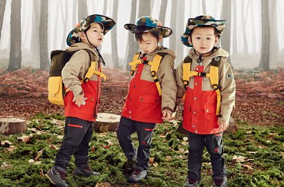 Gantengnya Triplet Song Il Gook Saat Berpetualang di Hutan di Iklan Skarbarn