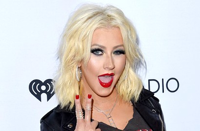 Ingin Berbagi Hal Pribadi, Christina Aguilera Posting Foto Nyaris Telanjang