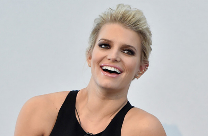 Perusahaan Jessica Simpson Dituntut Rp 160 Miliar