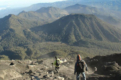 Ini Kronologi Jatuhnya Batu yang Tewaskan Pendaki Gunung Semeru