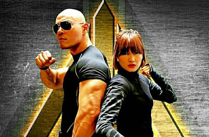 Deddy Corbuzier Gandeng Pria Full Tato di 'Triangle Golden Side', Siapa?
