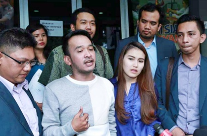Ditemani Ruben Onsu, Ayu Ting Ting Laporkan Haters yang Ganggu Anaknya