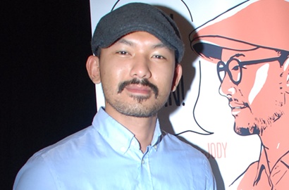 Rio Dewanto Keren Jadi Bartender Bertato di Film 'Surat dari Praha'