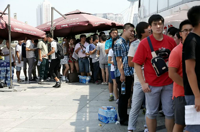 Baiknya Para EXO-L Kirim Makanan Hingga Selimut ke Korban Ledakan Tianjin