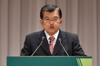 Netter: Jusuf Kalla Tidak Hormat Saat Pengibaran Bendera, Kenapa?