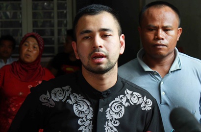 Kakunya Raffi Ahmad Saat Gendong Rafathar