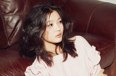 Kim Yoo Jung Pertimbangkan Main Drama 'Cheer Up' Tentang Cheerleader