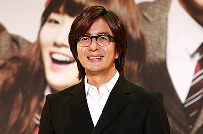 Bae Yong Joon Siap Tuntut Haters yang Berkomentar Soal Pernikahannya