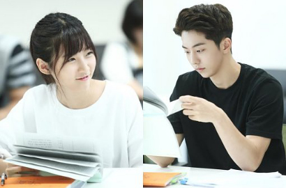 Nam Joo Hyuk-Kim Sae Ron Serius di Pembacaan Naskah 'Glamorous Temptation'