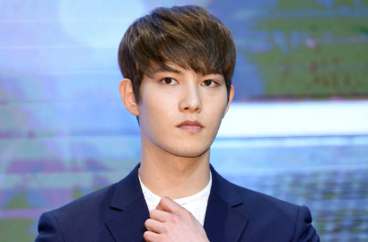 Makin Hot, Jong Hyun CN Blue Pede Unggah Foto 'Brewokan' dan Topless