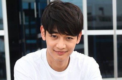 Minho SHINee Bisik-Bisik Mesra ke Park Sodam di 'Because It's the First Time'