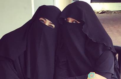 Bikin Polisi Arab Terpesona, Umi Pipik Diminta Pakai Cadar