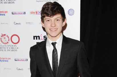 Tom Holland Resmi Gabung Robert Pattinson di 'The Lost City of Z'