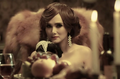 Mulan Jameela Dicium Pria Ganteng di Teaser MV 'Trauma'