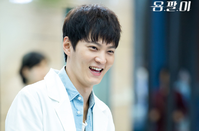 Joo Won Kerja Keras Syuting 'Yongpalyi' Stripping, Ini Buktinya