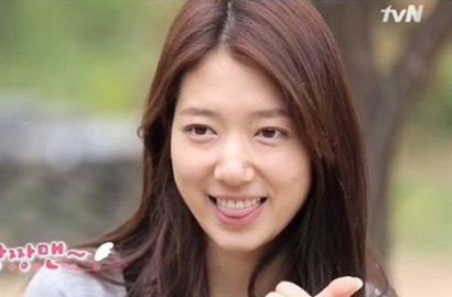 Foto Park Shin Hye yang Dipajang di Rumah 'Three Meals' Paling Beda, Pilih Kasih?
