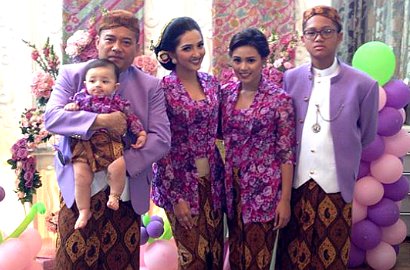 Arsy Jadi Diva di Prosesi Tedak Siten, Aurel Hermansyah Curi Perhatian