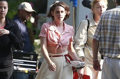 Foto Kristen Stewart Mulai Sibuk Syuting Film Baru Woody Allen