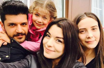 Tiba di Indonesia, Fans Sambut Hangat Kedatangan Para Pemain 'Elif'