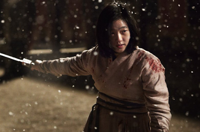Intip Aksi Seru Kim Go Eun Berlatih Pedang di 'Memories of The Sword'