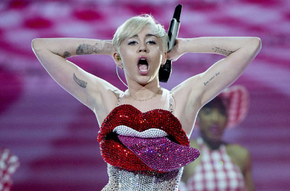 Untuk Dicontoh Anak, Miley Cyrus Terburuk Kate Middleton Terbaik