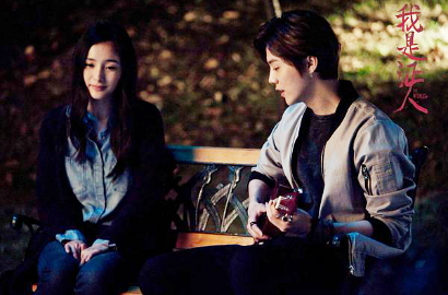 Luhan Eks EXO Nyanyikan Lagu Bagi Yang Mi di Foto Adegan 'The Witness'