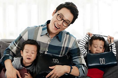 Seo Eon dan Seo Jun 'Superman is Back' Gemesin di Pemotretan Majalah