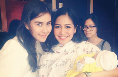 Pamer Foto Gendong Rafathar, Adik Nagita Disebut Punya Aura Keibuan