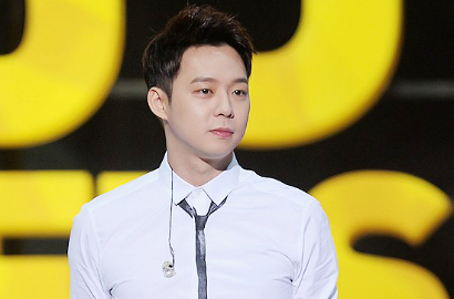 Resmi Masuk Wamil, Yoochun JYJ Tetap Ganteng Meski Plontos
