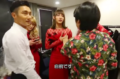 Heechul Raba Dada Changmin TVXQ Saat Jadi Cewek di 'SMTOWN THE STAGE'