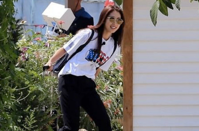 Intip Gaya Kasual dan Tawa Ceria Park Shin Hye Balik ke 'Three Meals a Day'