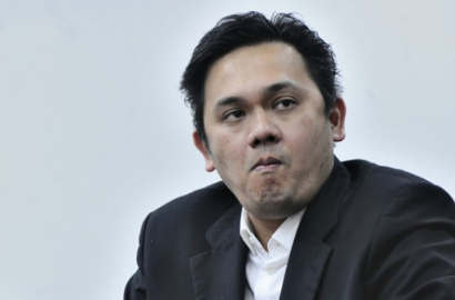 Tak Kapok, Farhat Abbas Sebut Ahmad Dhani Jin di Twitter?