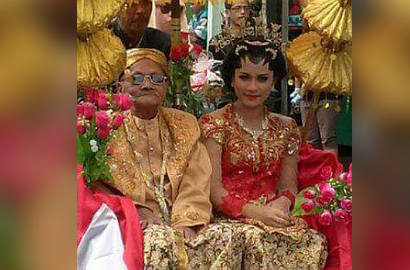 Foto Kakek Diduga Nikahi Wanita ABG Hebohkan Netter
