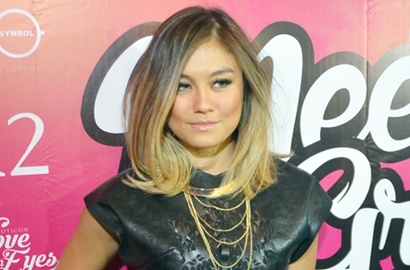 Agnes Monica Tampil Jelek, Fans Bilang Cantik dan Keren