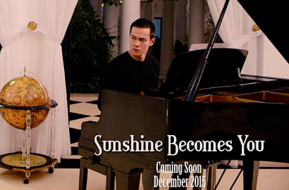 Melasnya Herjunot Ali Galau Sambil Main Piano di Foto 'Sunshine Becomes You'