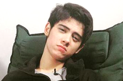 Unggah Foto Terbaru, Tatapan Mata Aliando Dijamin Bikin Meleleh