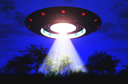 Seram, Ada UFO Berwujud Mirip Pocong di Langit Los Angeles
