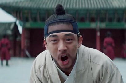 Lagi-Lagi Yoo Ah In Tampil Melas di Poster Film 'The Throne'