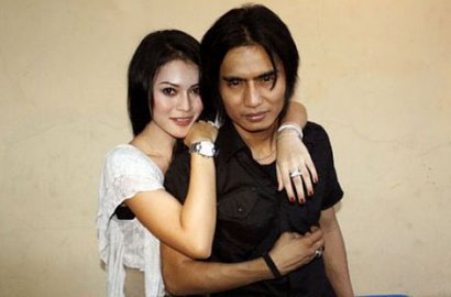 Sidang Cerai Charly-Regina Dimulai 17 September Depan