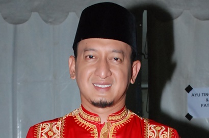 Ustadz Zacky Mirza Ternyata Sering BBM-an dengan Banyak Wanita?