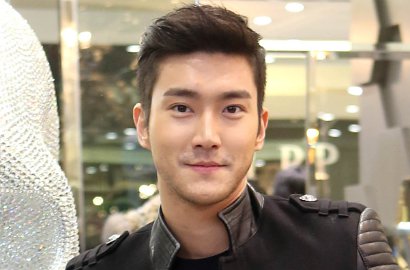 Biasa Elegan, Ini Gaya 'Gembel' Siwon SuJu untuk 'She Was Pretty'